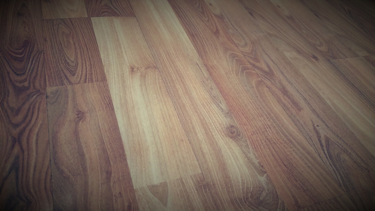 You are currently viewing Here’s How You Can Get Rid of Stains on Hardwood Floors