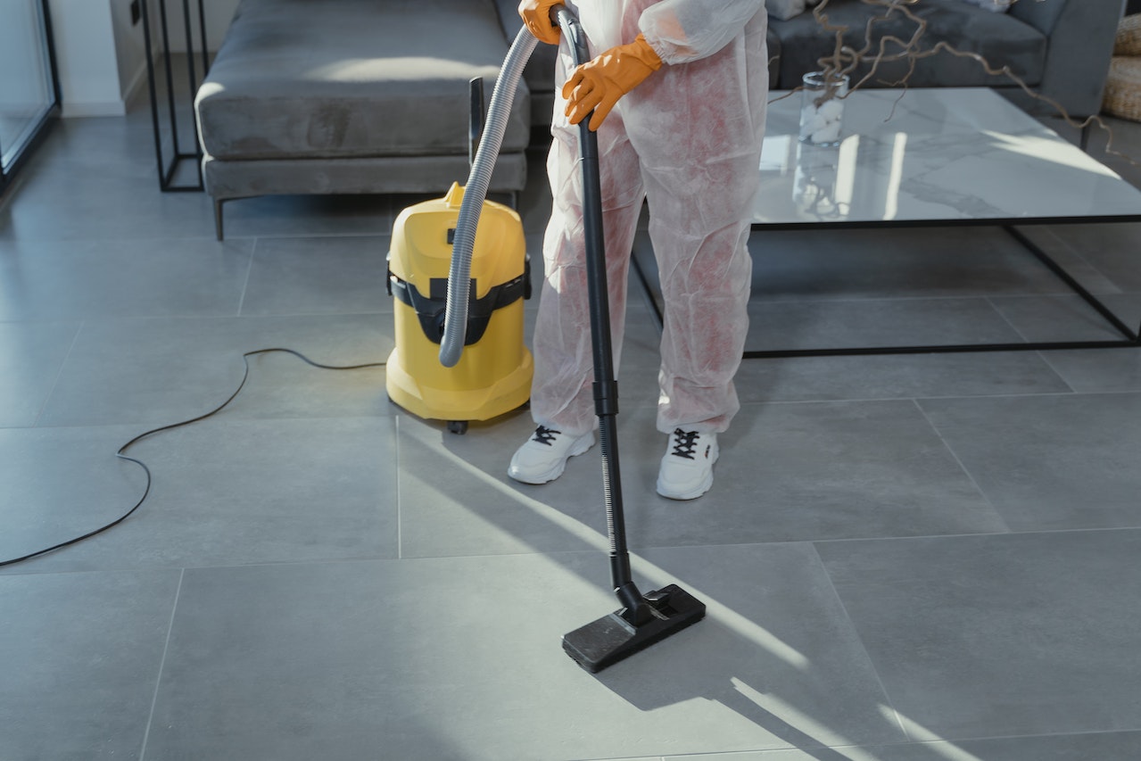 You are currently viewing Why You Should Hire a Cleaning Service for Your Rental Property