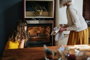 Read more about the article Why Frequency Matters When Cleaning an Oven