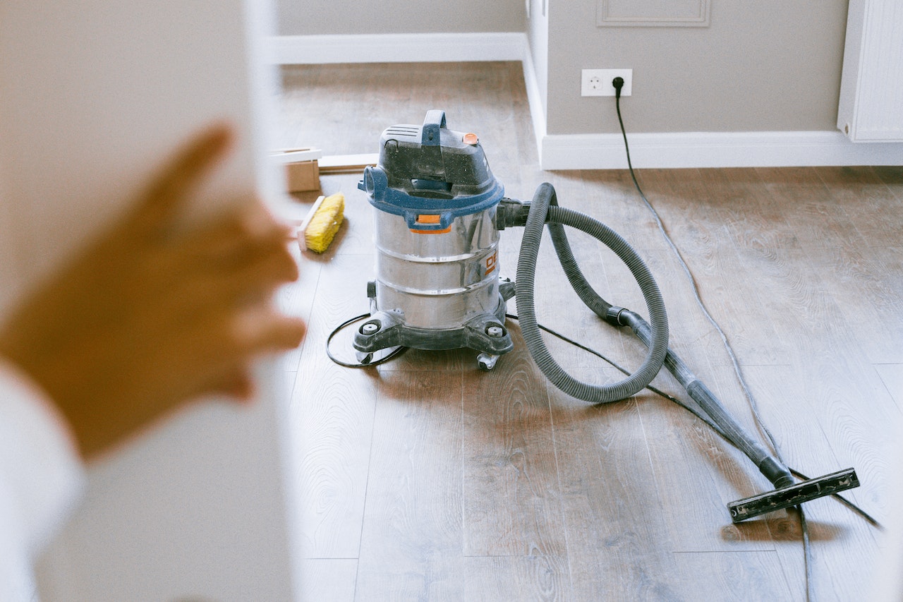 You are currently viewing Who’s Responsible For Cleaning: Everything You Need to Know