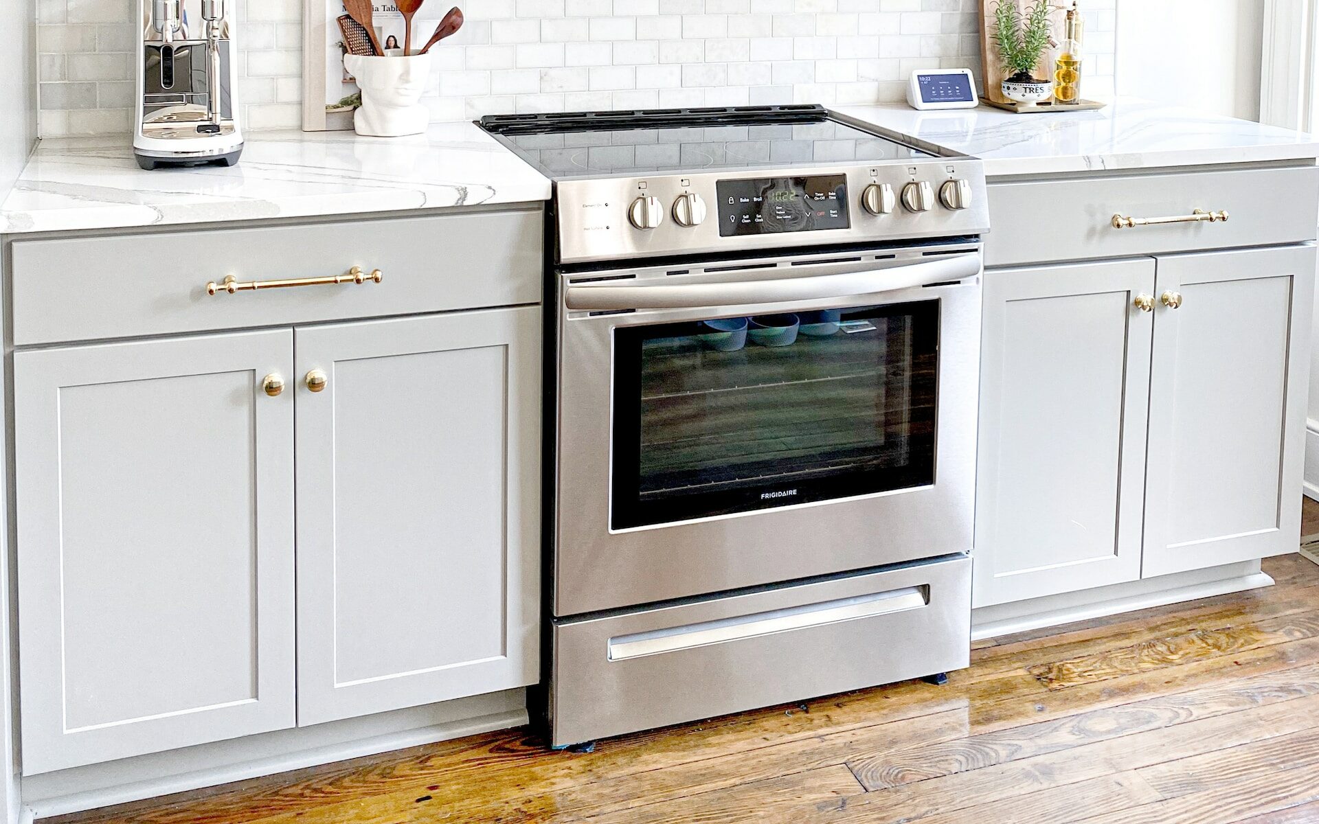 You are currently viewing Why You Should Get Your Oven Professionally Cleaned