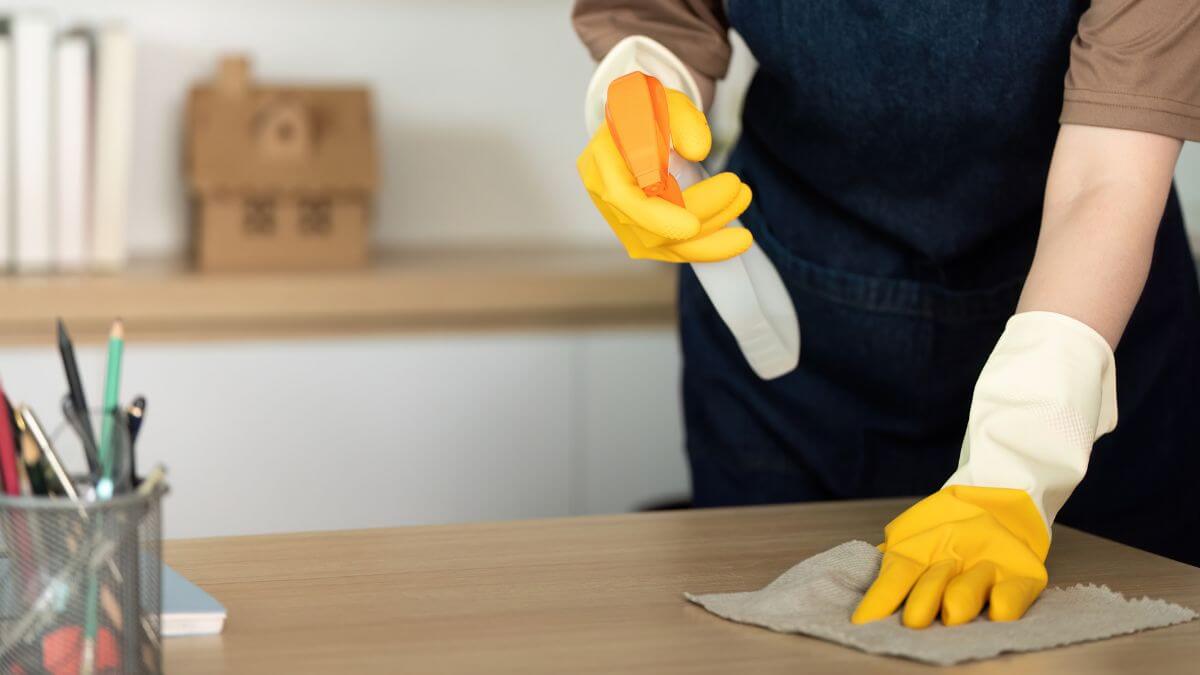 Clean Desks Improve Focus
